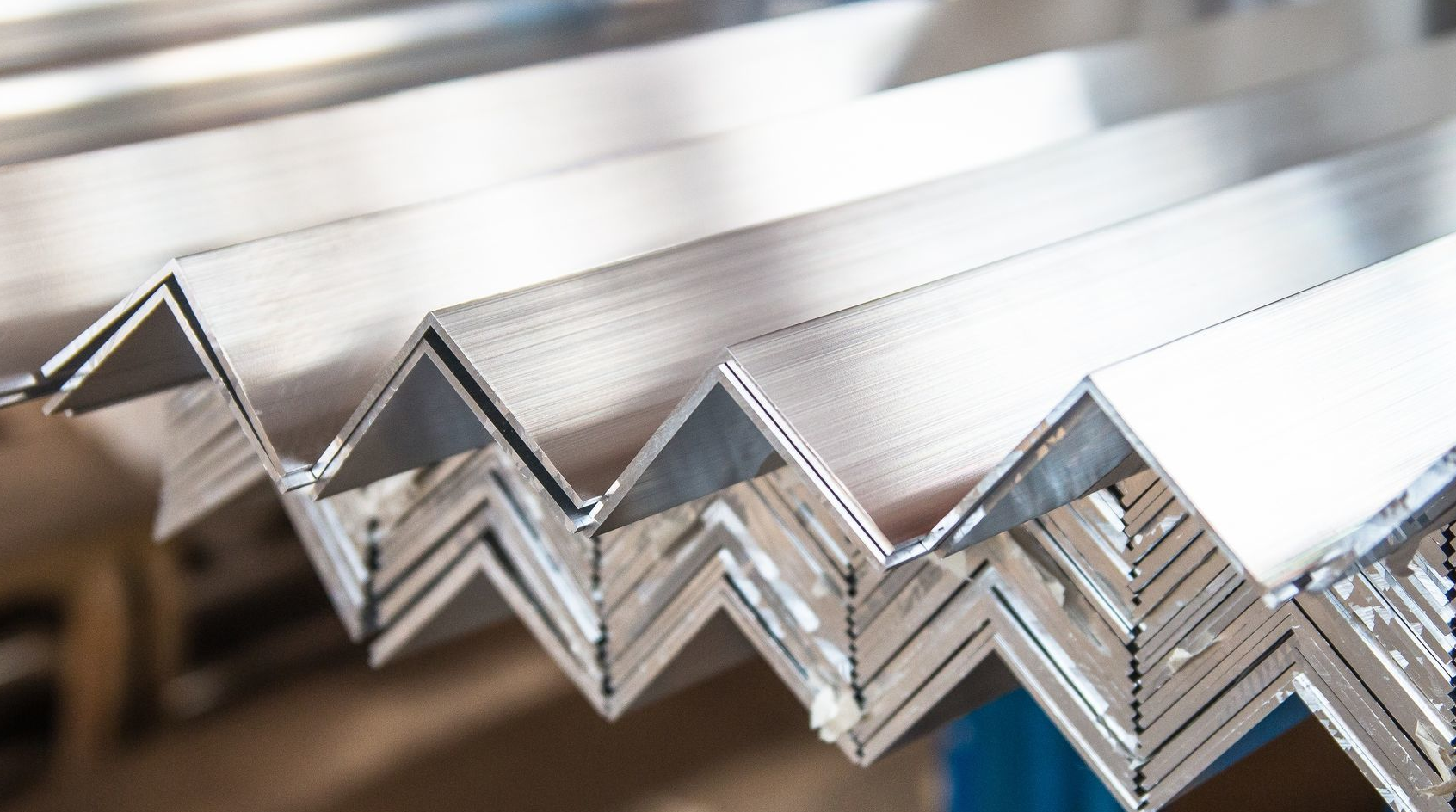 Углы из нержавеющей стали - основные параметры выбора Углы из нержавеющей стали - основные параметры выбора